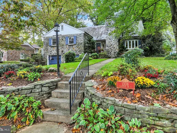 1306 Parkside Dr S, Wyomissing, PA 19610