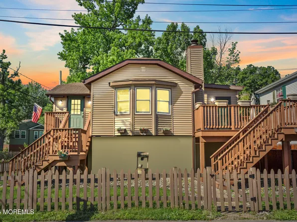 65 Beaconlight Avenue, Keansburg, NJ 07734