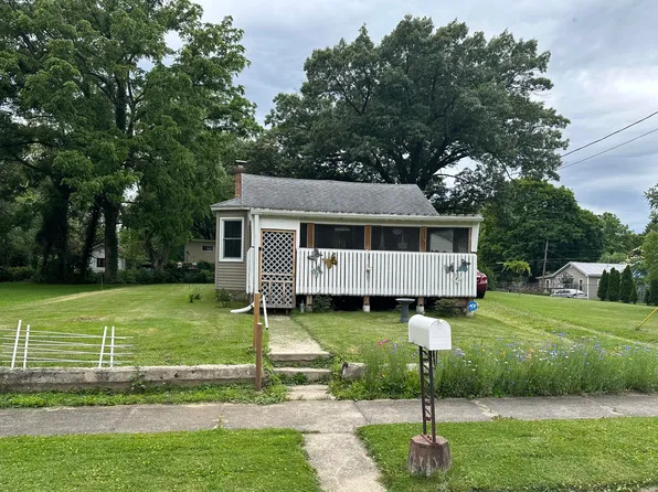 544 Fremont St, La Porte, IN 46350
