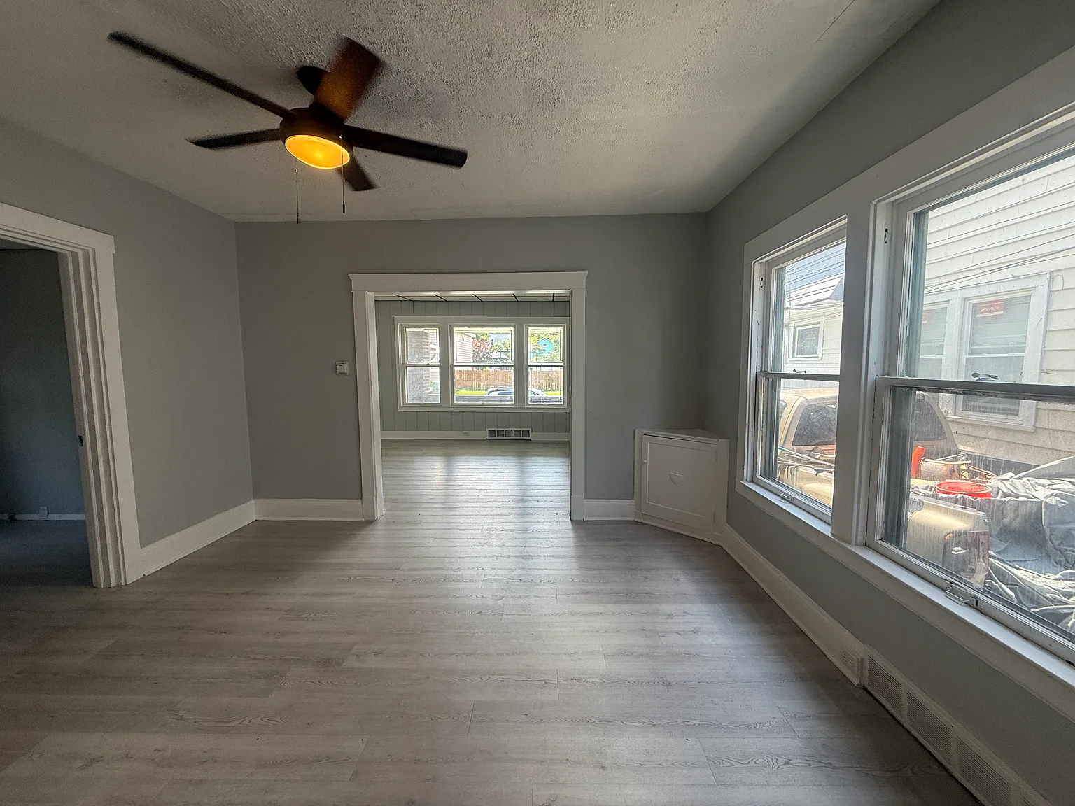 2 bed, 1012 sqft, $925 — Photo 2