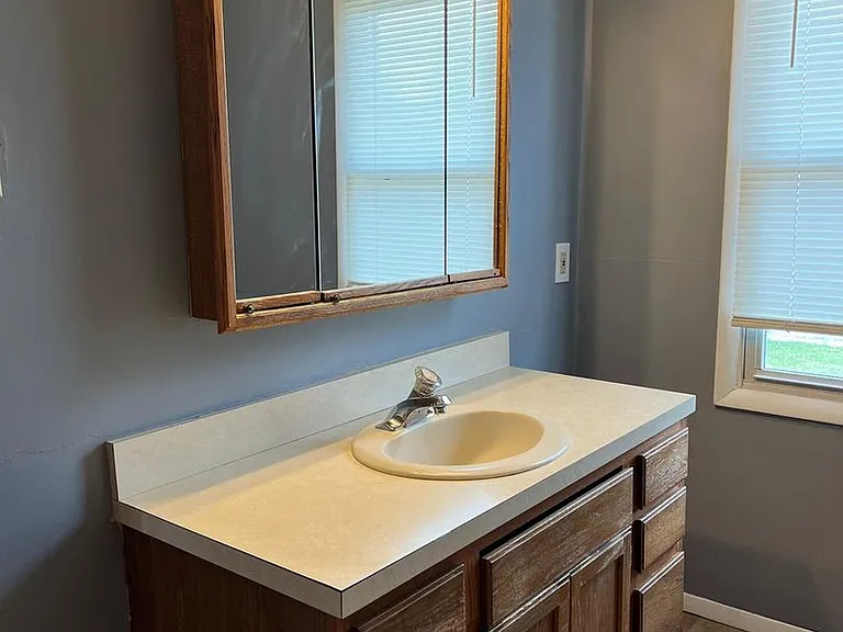 5083 Homestead Ave — Photo 13