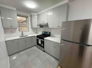 1124 59th St #1F, Brooklyn, NY 11219