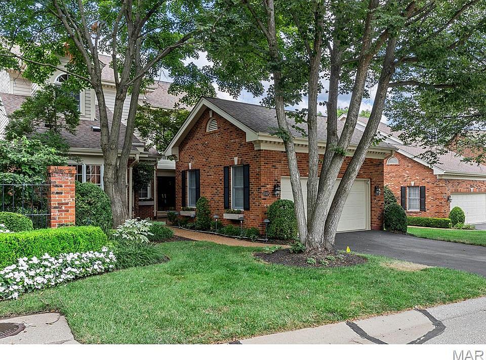 13325 Fairfield Square Dr, Chesterfield, MO 63017 | Zillow