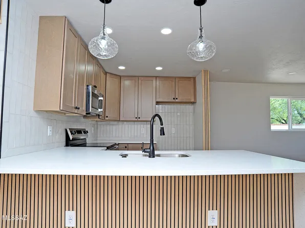 2758 N Dodge Blvd, Tucson, AZ 85716