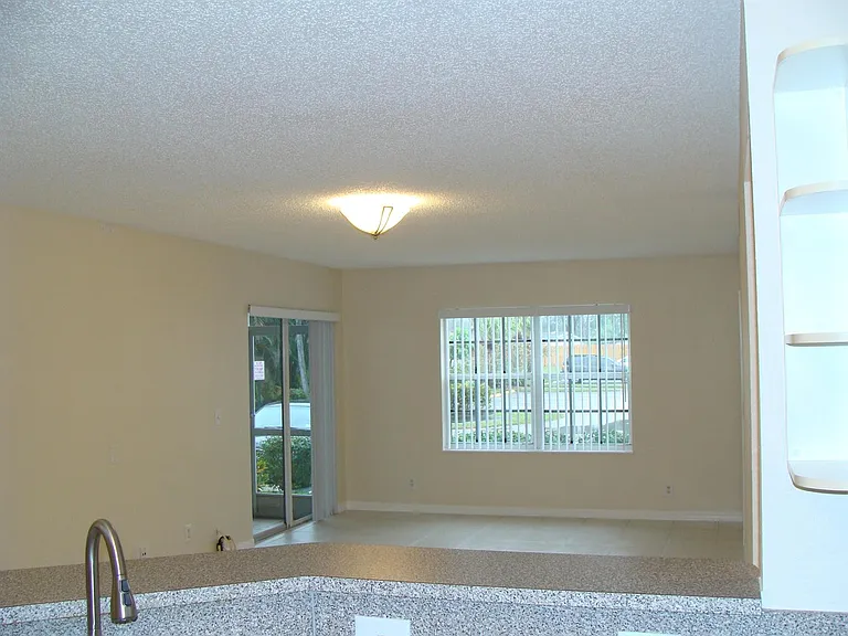 4235 S 57th Ave #102E — Photo 5