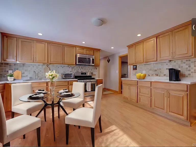 138 Biruta St #1 — Photo 1