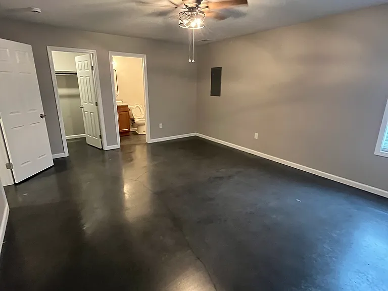 1336 NE Michigan Ave — Photo 2
