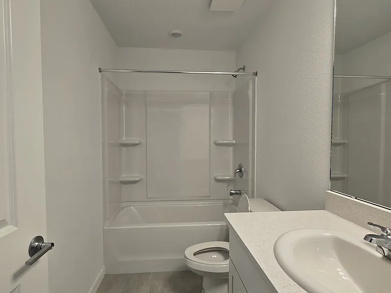 2073 Hallier Cv — Photo 25