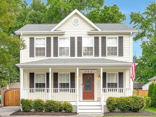 304 Lakeview Ave, Edgewater, MD 21037