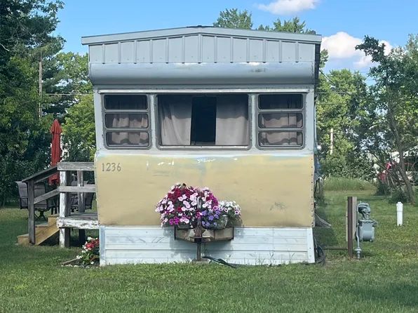 1236 Dandy St, Cadillac, MI 49601