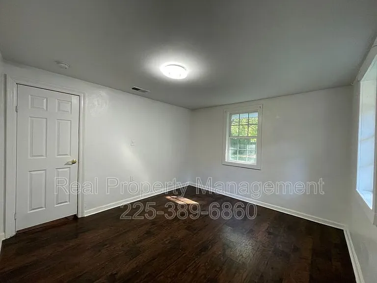 9642 Lewis St — Photo 11