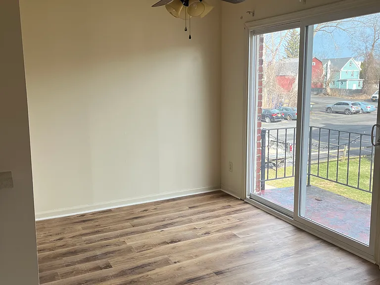 Presidents Village Apartments — Photo 17