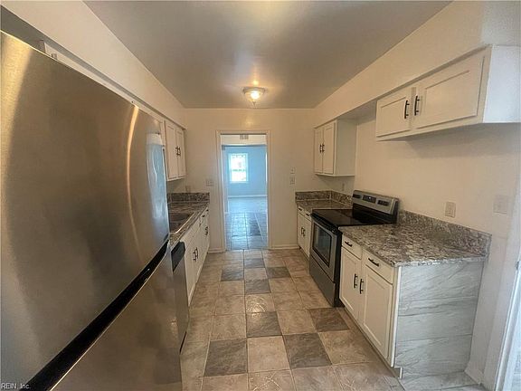 5th image of 3308 Clover Hill Dr