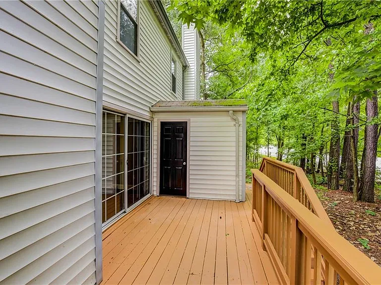 3360 Spring Harbor Dr — Photo 9