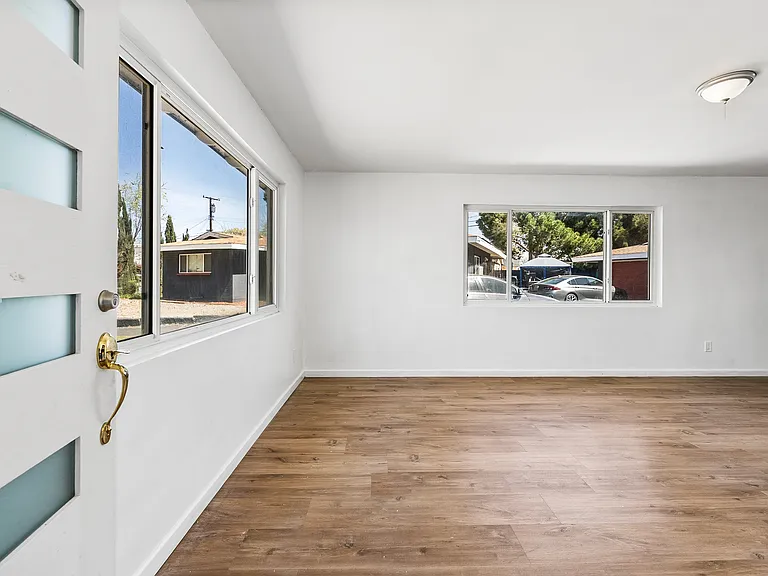 442 Lightcap St — Photo 12