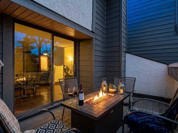 2520 N Palliser Dr SW #1008, Calgary, AB T2V 4S9