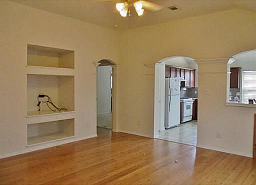 2nd image of 1060 Windmeadows Dr