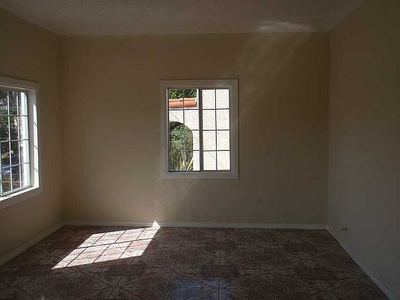 5th image of 1058 N Herbert Ave