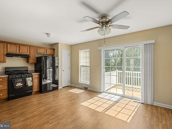 4th image of 296 Red Cedar Ln