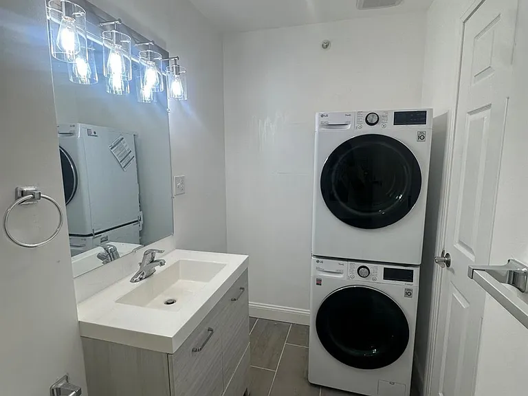 35 2nd St #1 — Photo 14