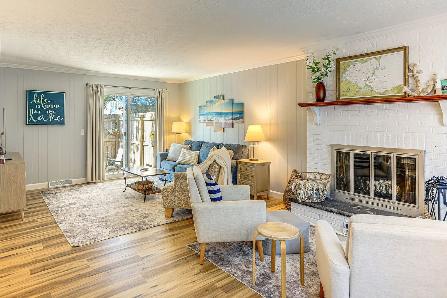 3 bed, 2.0 bath, 1496 sqft, $2,838 — Photo 1