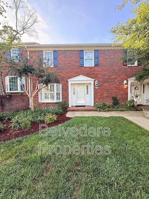 3 bed, 2.5 bath, 1826 sqft, $1,900 — Photo 1