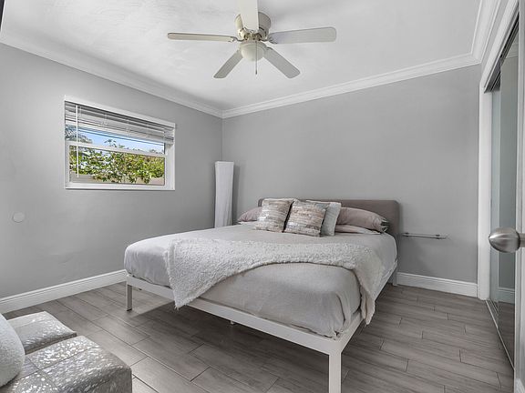 4th image of 3440 NE 10TH Terrace