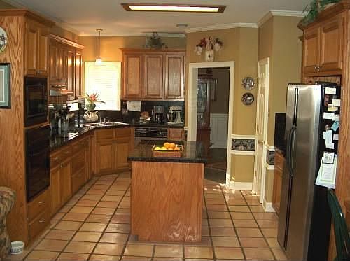 2nd image of 7225 Highland Rd
