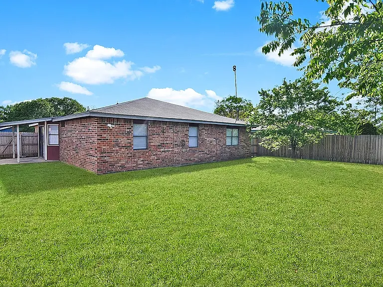 2703 Schwald Rd — Photo 14