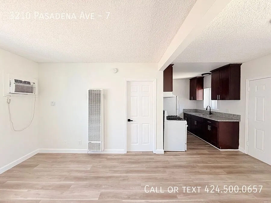 Building Photo - 3210 Pasadena Ave #7