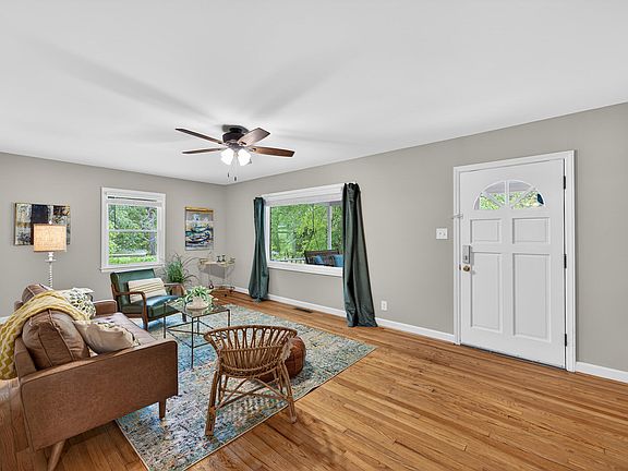 3rd image of 732 Mason Rd