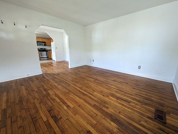 4th image of 1302 Boscobel St