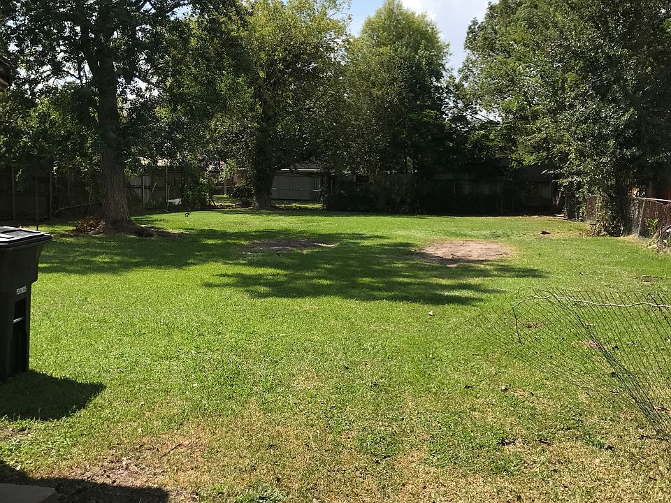 2nd image of 524 Woodward Ave