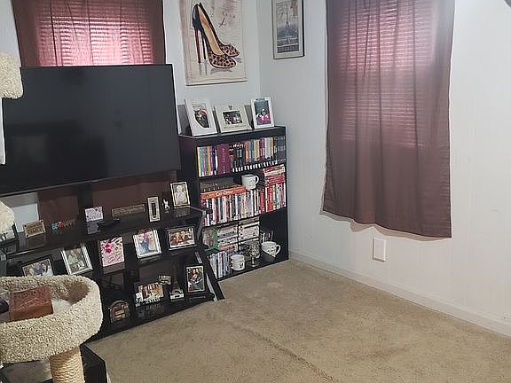 4th image of 4043 Elyria Ave