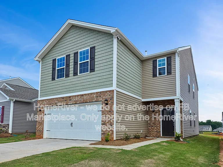 654 13th Avenue Dr NE — Photo 2