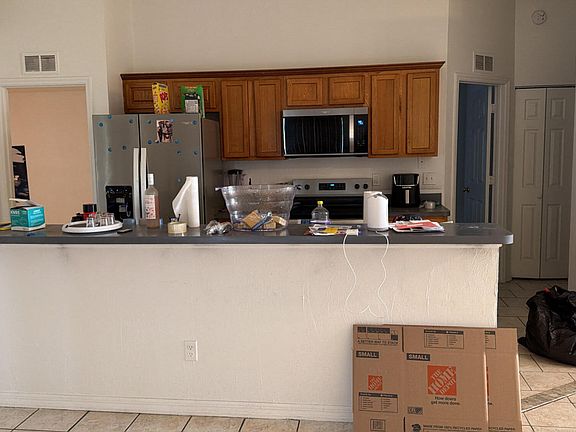 5th image of 720 Iowa St