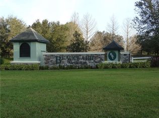 27037 Grand Oak Ln, Tavares, FL 32778