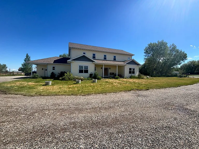 135 Emrie Ln — Photo 1