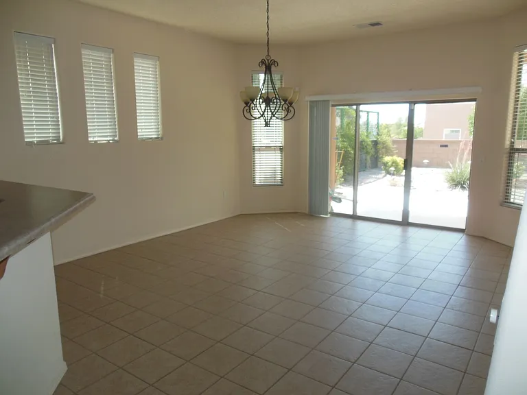 1640 Arbolera Loop SE — Photo 5