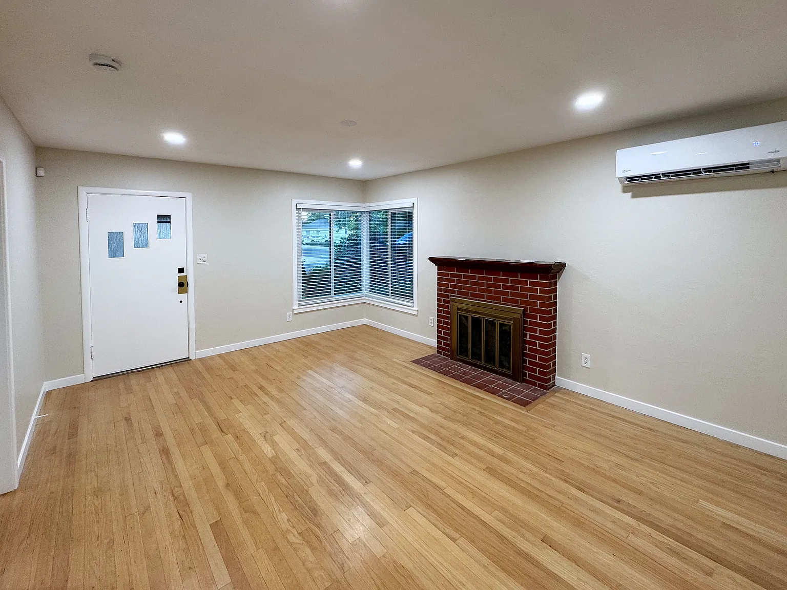 2 bed, 922 sqft, $2,595 — Photo 4