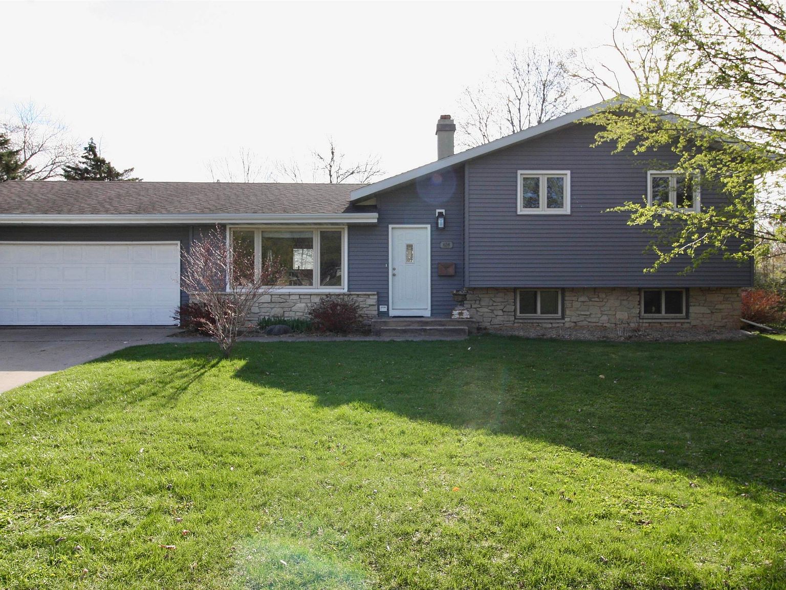 654 Cedar St, Neenah, WI 54956 Zillow