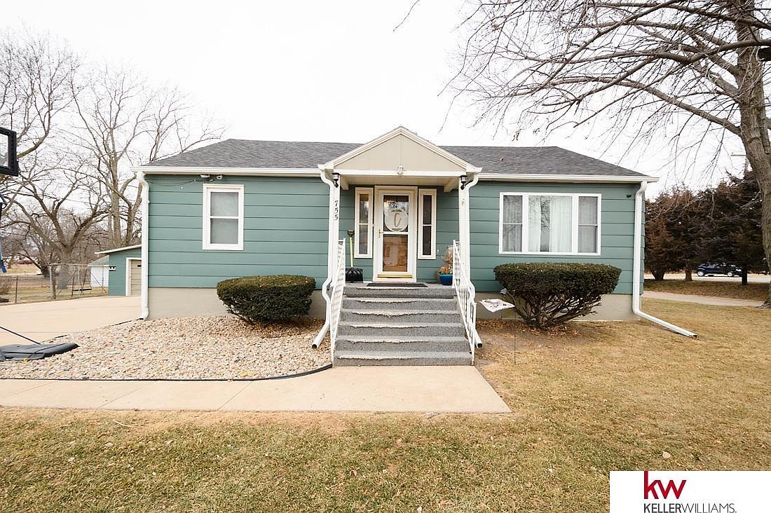 755 Guthrie St, Superior, NE 68978 Zillow
