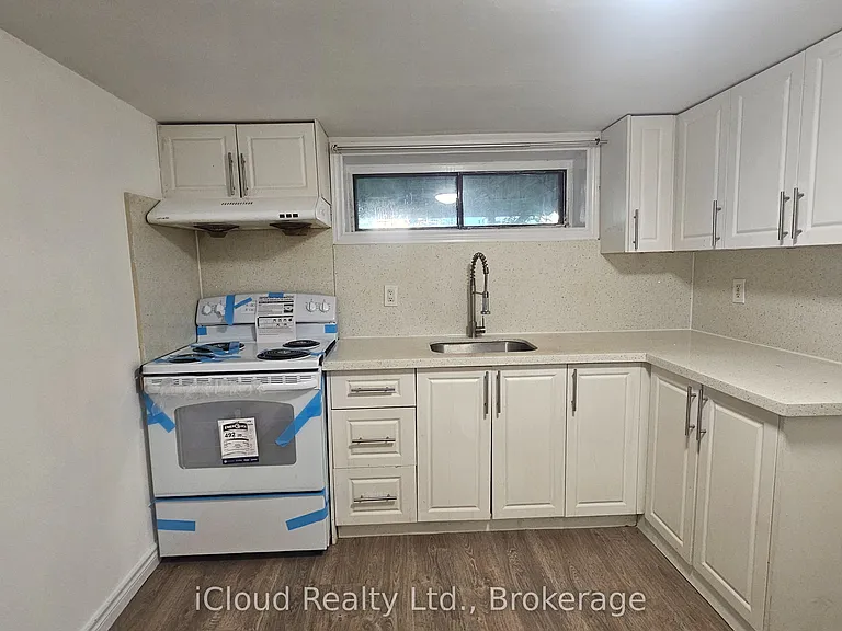 111 Bexhill Ave #BSMNT — Photo 3