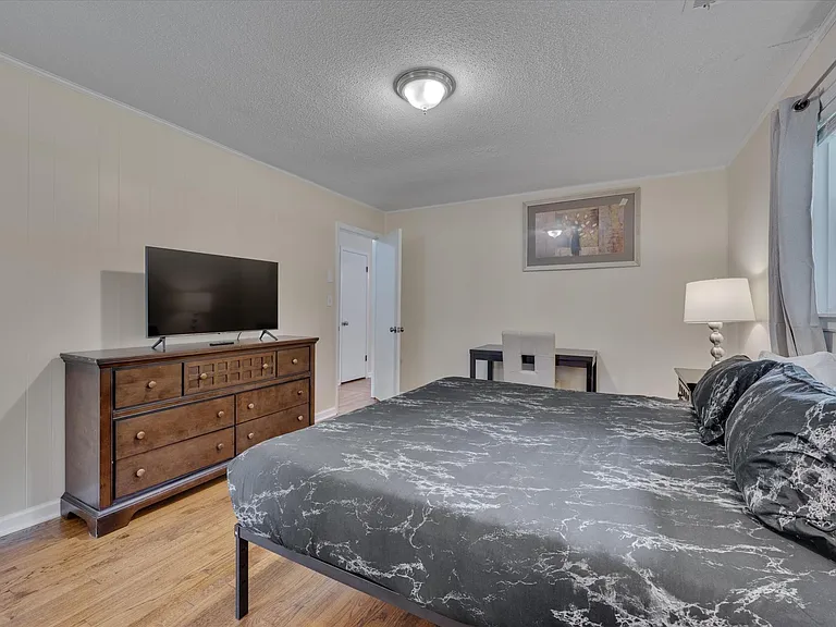 201 Parthenia Dr — Photo 19