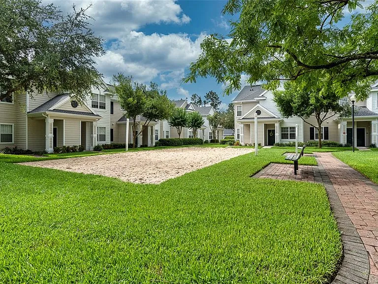 303 Southern Pecan Cir #107 — Photo 8