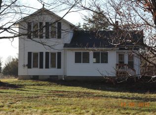 1960 Holcomb Rd, Hillsdale, MI 49242