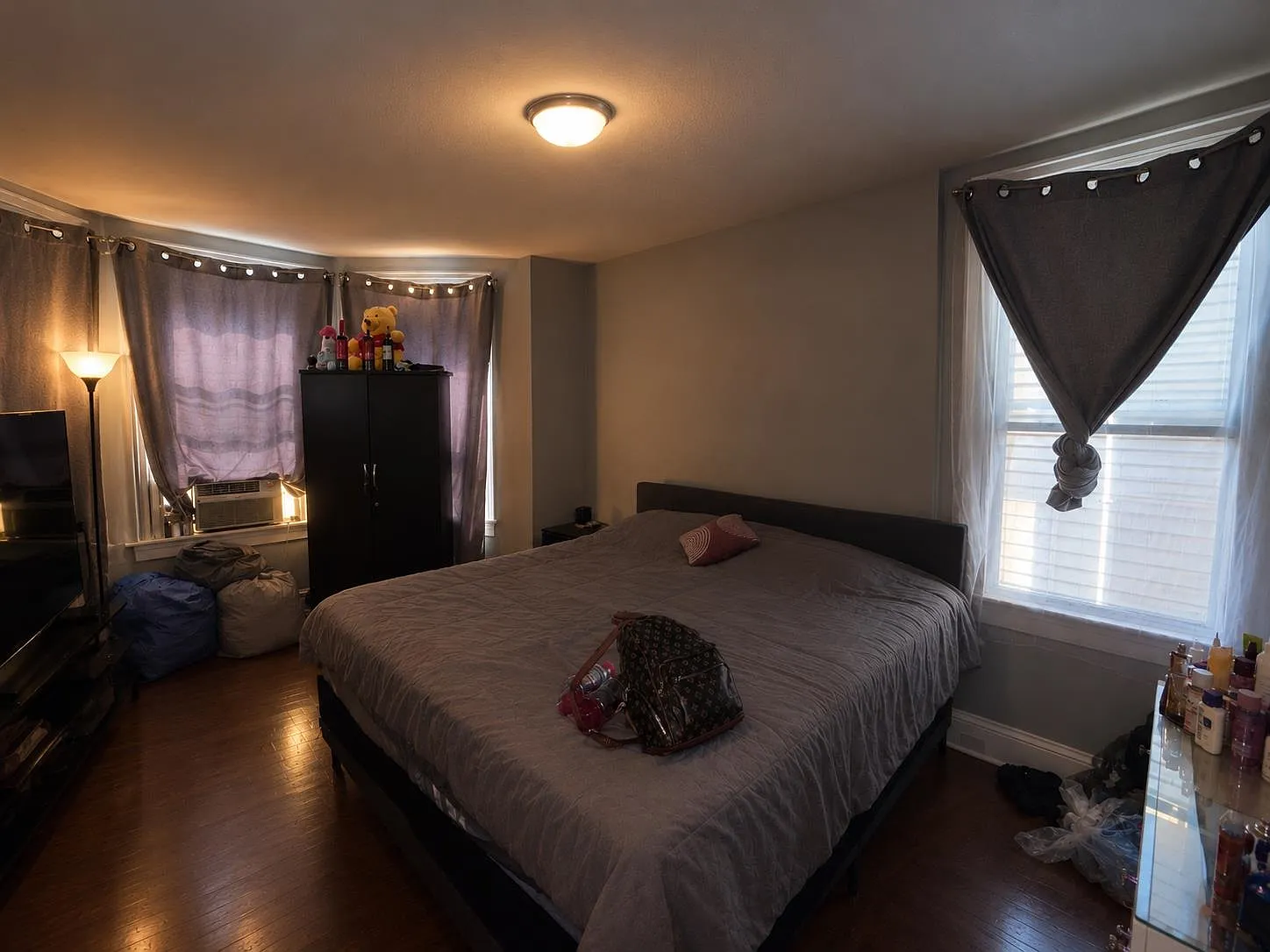 3 bed, 1.0 bath, $2,700 — Photo 2