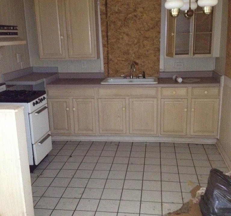 2nd image of 813 W 20th St
