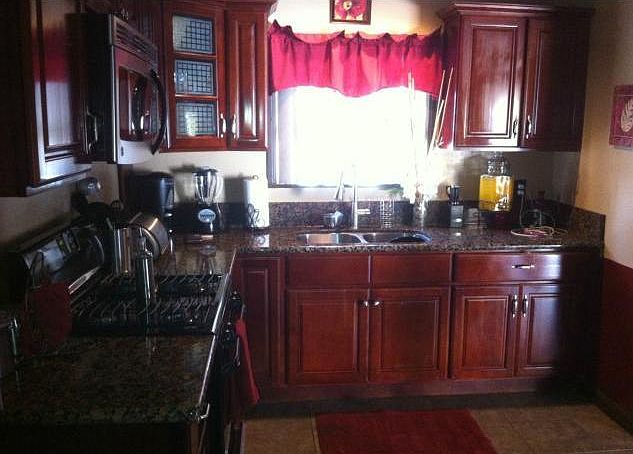 2nd image of 465 E 51st St