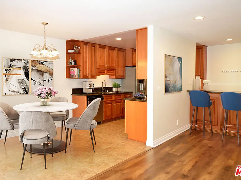 5950 Canterbury Dr #C212 — Photo 3